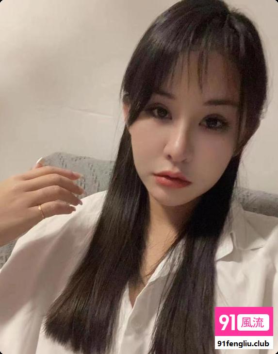 大长腿风骚美女